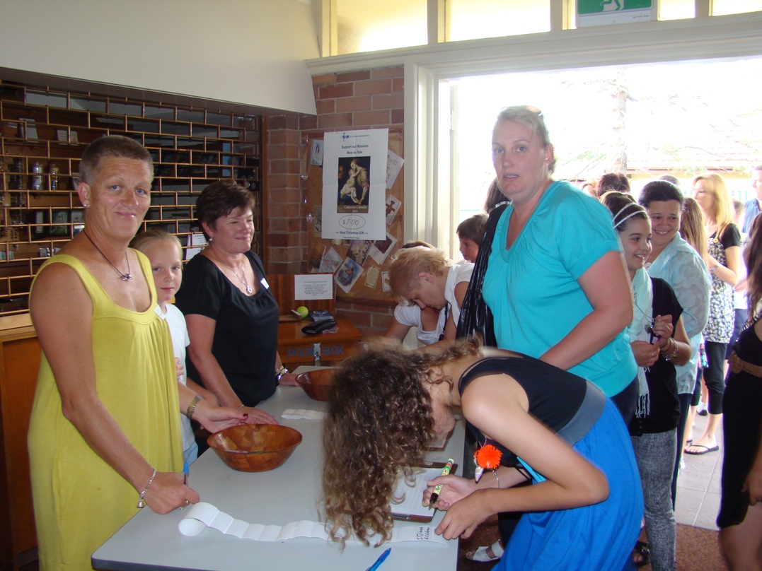 2009 Youth Group Photo Album of St Therese Parish, Padstow.